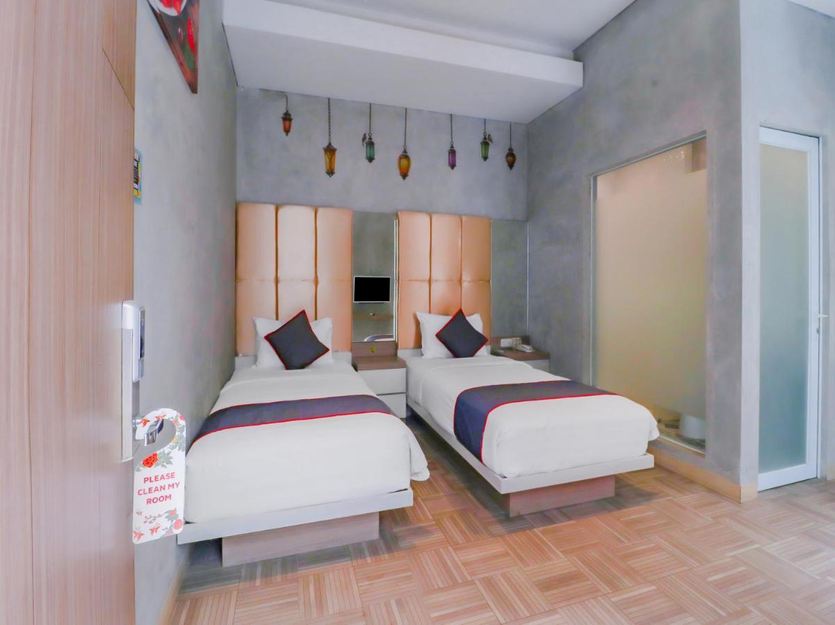 Super Oyo Collection O 31 The Batik Bed And Coffee Bandung Hotel Eksteriør billede